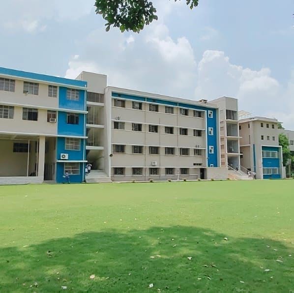 Delhi Kannada Senior Secondary School