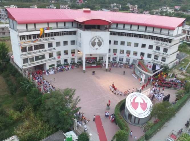 La Montessori School