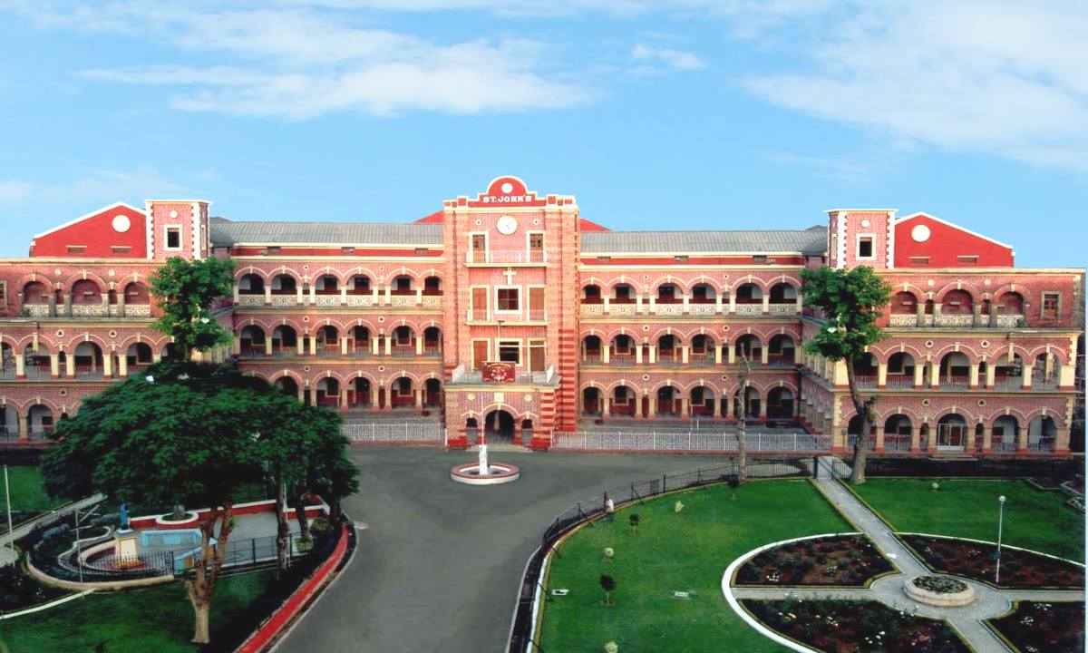 St John\'s High School