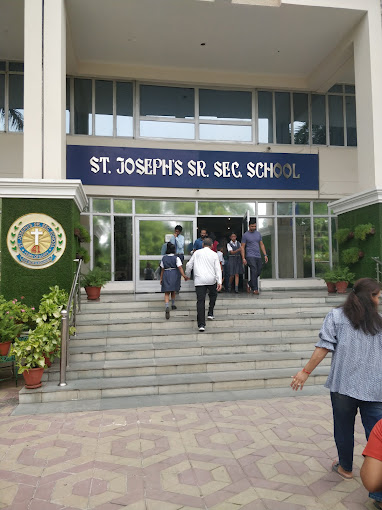 St Joseph\'s Senior Secondary School